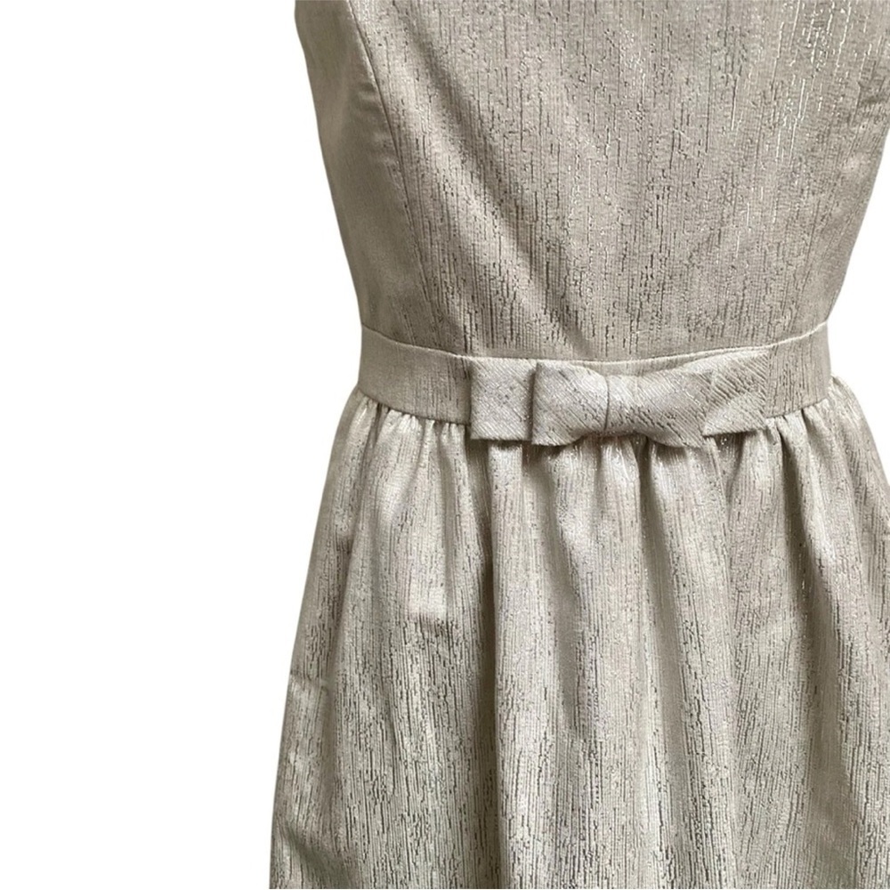 Cynthia Steffe Silver Metallic Fit & Flare Cocktail Dress Bow Waist Size 4 NWT - Picture 4 of 12